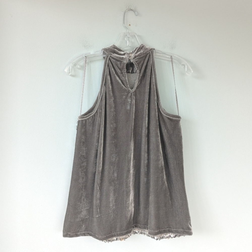 NWT Cable & Gauge Women's Silver Sequin Gray Velvet Sleeveless Halter Top - Picture 8 of 9